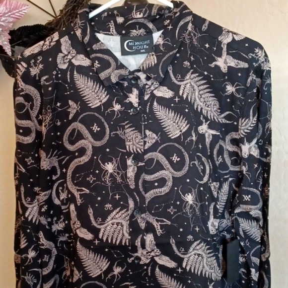 MIDNIGHT HOUR 3X BEWITCHING LONG-SLEEVED BUTTON BLOUSE - Picture 1 of 12